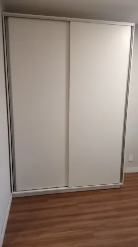ROUPEIRO 100% MDF PORTAS DE CORRER PRODUTO NOVO PAGAMENTO FACILITADO TEMOS PRONTA ENTREGA
