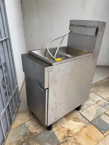 Fritadeira macom a gás