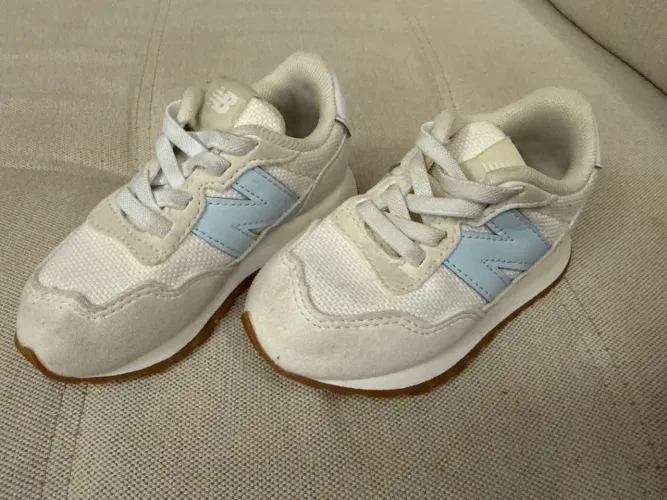 New Balance tamanho 22