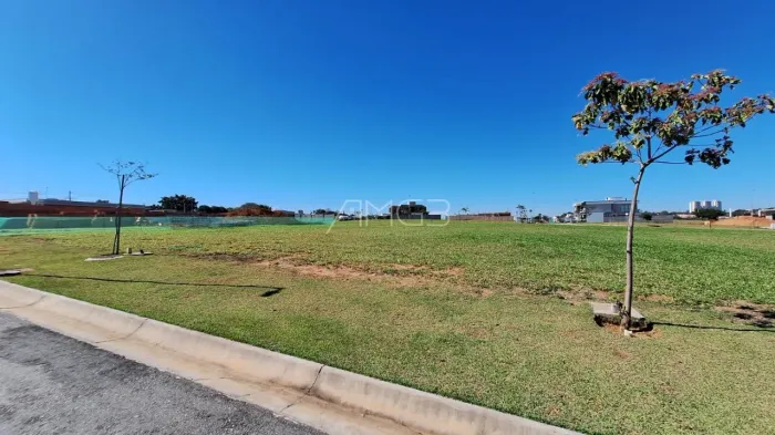 Lote á Venda de 367m2 no Serena Campinas