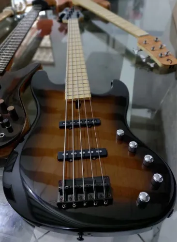 Baixo Luthiêr 