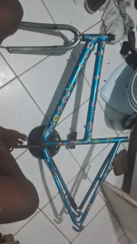 Quadro poty com suporte de feio partido mais tenho a peça aqui e da pra soldar