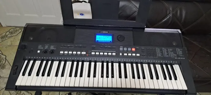 Teclado Yamaha psr e433