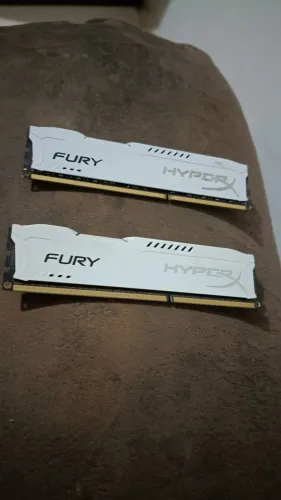 2×Kingston Hyperx Fury 8GB DDR3 1866MHz Total 16GB não sei se funciona