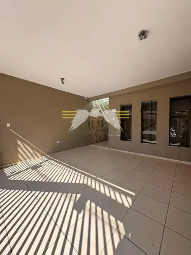 Sobrado para Locação no Jardim Vila Formosa | 3 Dormitórios, 1 Suíte, Entrada Lateral e Ex