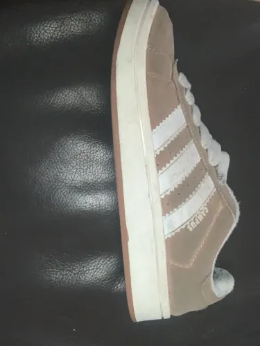 Tênis adidas
