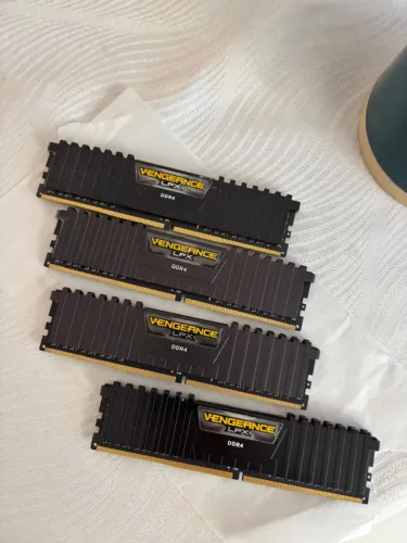 MEMÓRIA 32GB (4x8GB) DDR4 3600MHz - CORSAIR VENGEANCE LPX