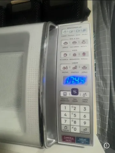 Microondas Electrolux funcionando perfeitamente