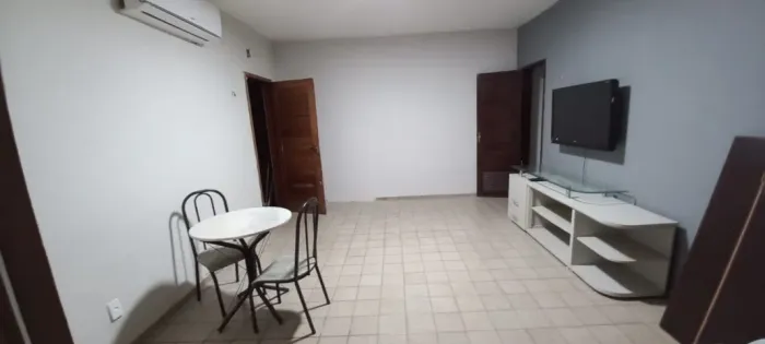 Apartamentos e Kitnets - Suíte ou Quarto, Sala, Cozinha, Banheiro - Vaga Rotativa