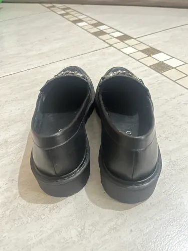 mocassim tratorado em couro preto - Corello TAM 37