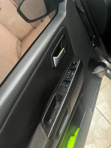 Volkswagen Fox Prime/higli. 1.6 Total Flex 8V 5P 2011