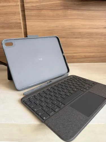Case teclado logitech combo touch ipad 10 geração e A16