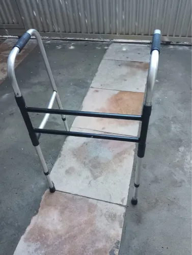 Andador para adulto/idoso
