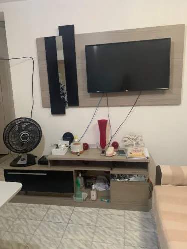 Vendo rack + painel por 250,00 conservados