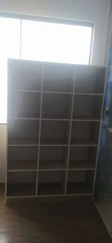 Vendo expositor tipo colmeia 