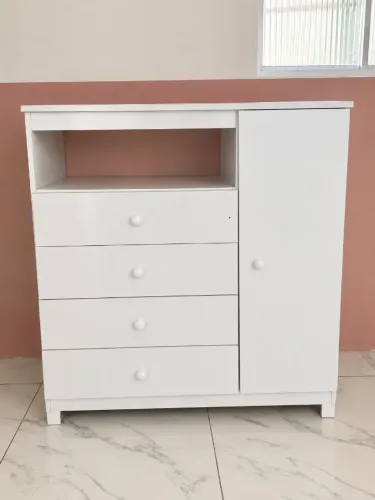 VENDO CÔMODA BRANCA ? R$ 250,0