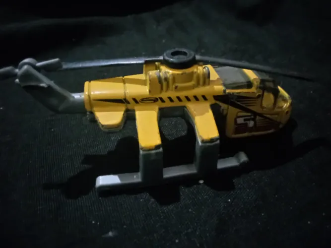 Brinquedo antigo helicóptero Matchbox de metal