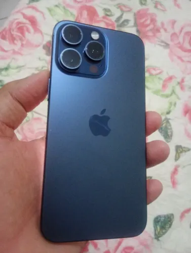 iPhone 15 pro Max 512 gb 87%de bateria aparelho 100%original sem nem um risco intacto.