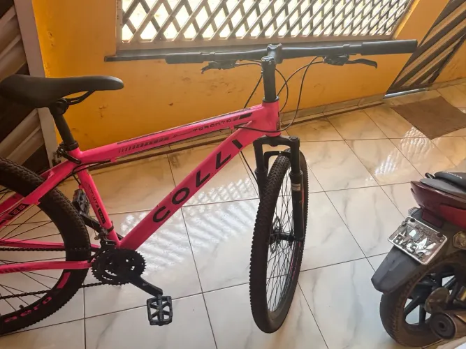 ? BICICLETA COLLI TORONTO ARO 29 ROSA NEON - LINDA!