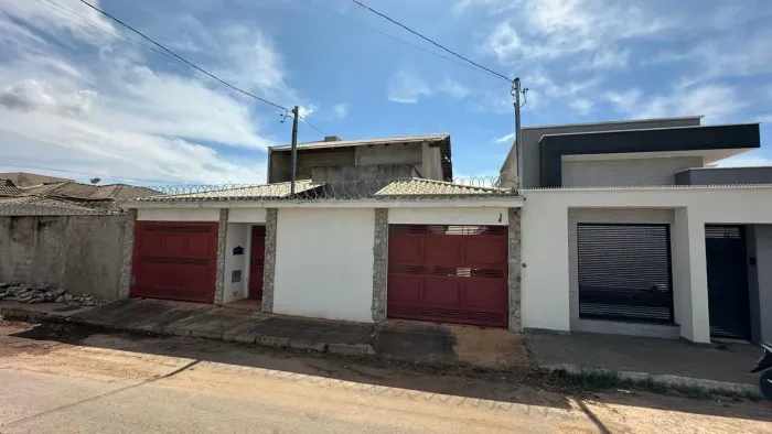 Casa , com 426 M2 de construção 