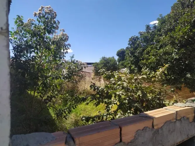 Lote de 300 M2 todo murado, no asfalto em Parque Santa Rita em Valparaíso de Goias GO
