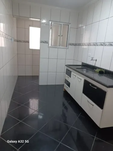 Imóvel para aluguel possui 58 metros quadrados com 2 quartos em Itaquera - São Paulo - SP