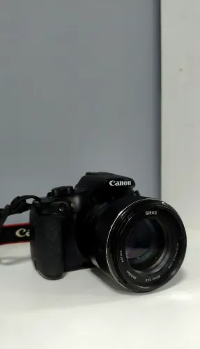 Vendo câmera Canon t6 + lente meike 85mm f1.8