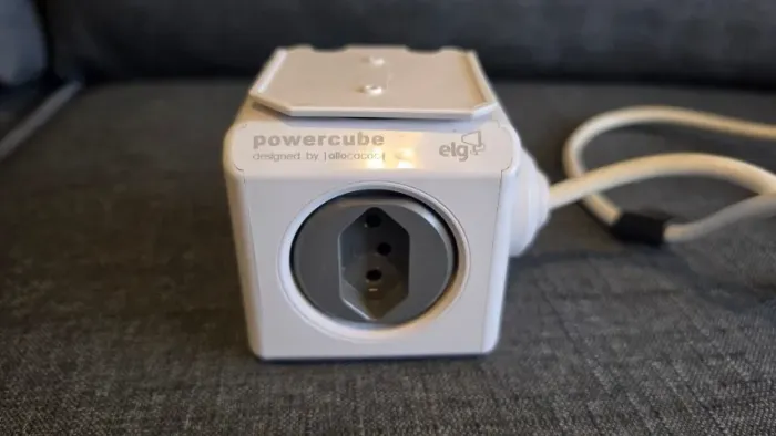 Adaptador ELG Powercube - 4 tomadas + 2 Usb 