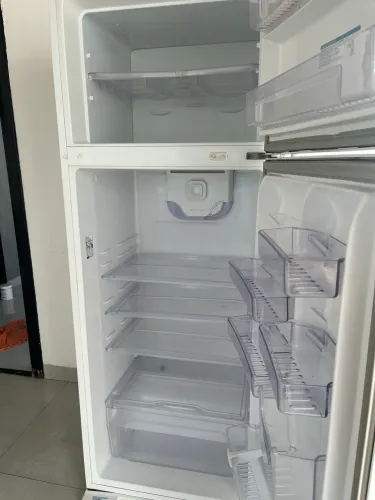 Vende-se geladeira