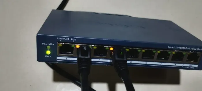 Switch de 8 portas gerenciável Hikivision