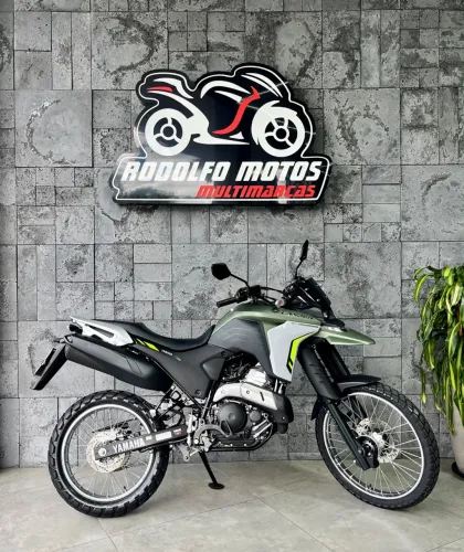 XTZ 250 Lander Connected 2025 - APNAS 3.400km