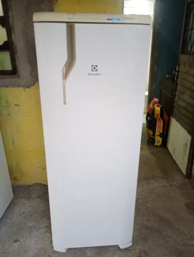 Geladeira RFE39 Frost Free funcionando