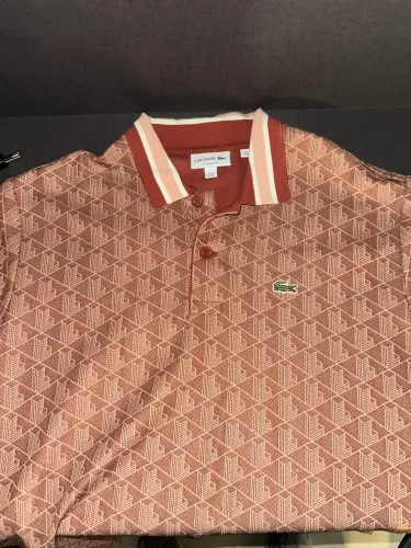 - Polo Clássico Lacoste Fit em Jacquard Monograma OG TAM US/XL - USADA