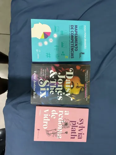 Kit com 3 livros - Romance, Fantasia e RH
