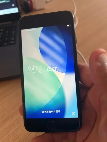 iPhone SE 2* GERAÇÃO + Phone de ouvido