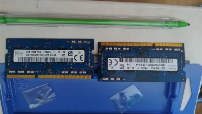 Memória 2GB 1Rx8 PC3-12800S-11-12-B2<br><br>CHINA 01<br><br>HMT325S6CFR8C-PB NO AA<br><br>1319
