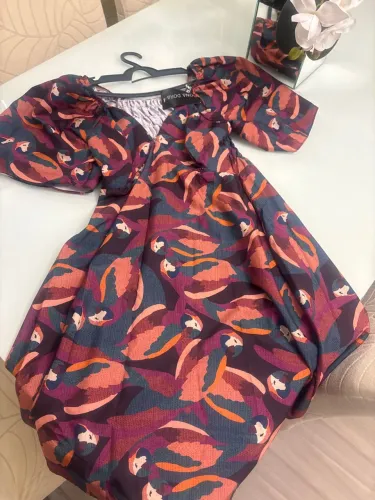 Vestido com etiqueta nunca usado