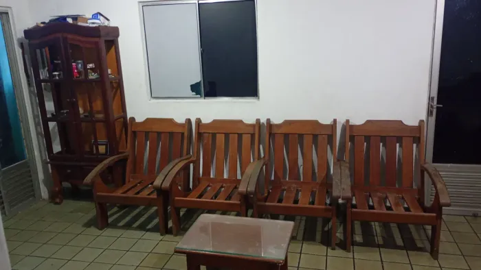 Conjunto de sofa de madeira de gravata  BBB  boa  bonita  e barata