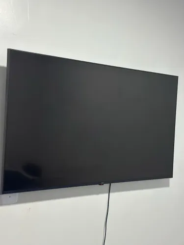 TV 50 polegadas ultra 4K LG com caixa e acessórios