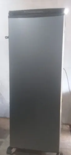VENDO URGENTE: FREEZER USADO ELETROLUX PROSDOCIMO F21 210 LITROS 220W.