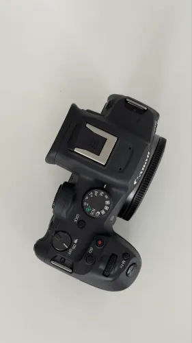 Canon R7