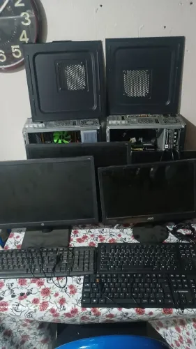 2 CPU 4 monitores 