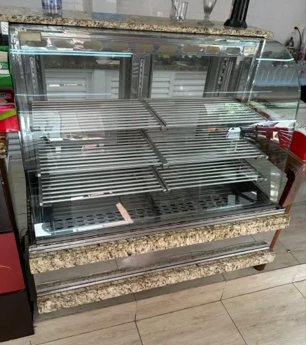 Estufa/ Vitrine 3 andares curvada
