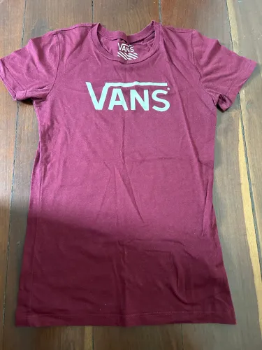 camiseta vans vinho xs