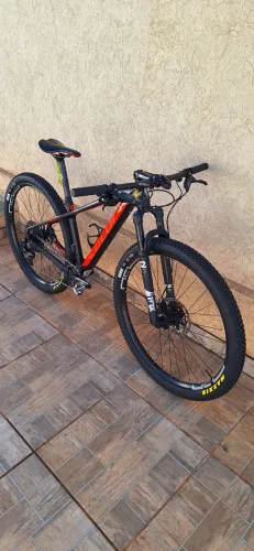 Bicicleta Mountain Bike Caloi Elite Carbon Racing