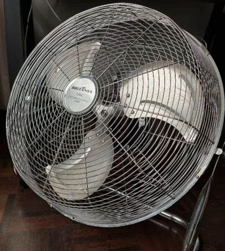 Ventilador Turbo 200W - 3 Velocidades - Potente