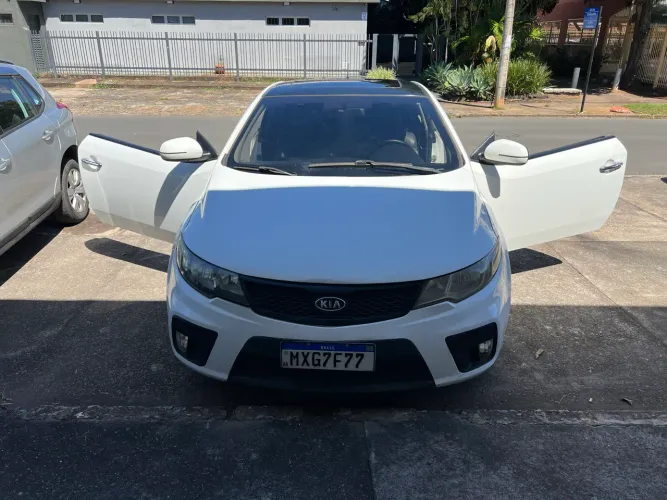 Kia Motors Cerato Koup 2.0 16V Aut. 2012