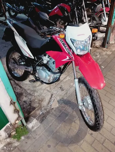 Honda Bros 125cc bem conservada! 