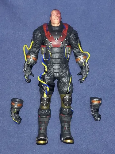 Boneco Eletrocutioner Executor Batman Arkham City Arkham Origins