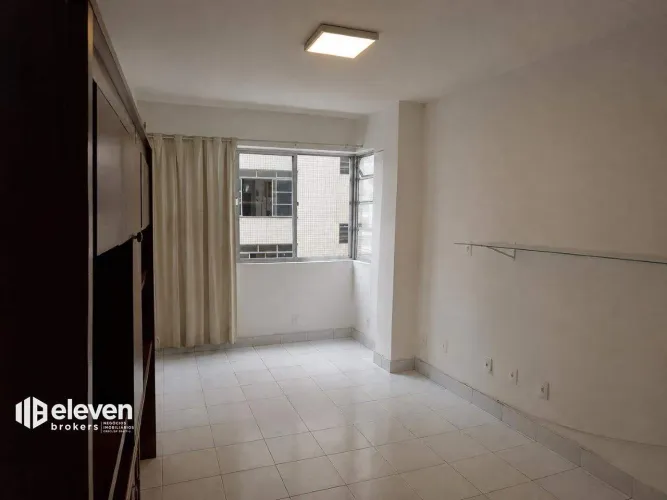 Sala Living à Venda em São Vicente | Frente à Praia | Potencial para 1 Dormitório